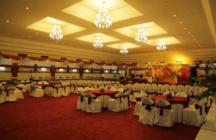 Le Baron, Ferozepur Road Le Baron