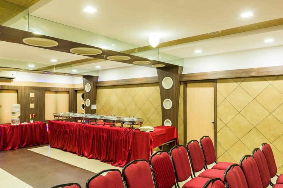 Hotel City Gate Thiruvanmiyur, Chennai Banquet Hall WeddingZ.in