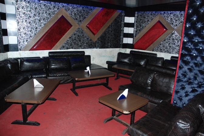 Ice Cube Club, Wave City Center Ice Cube Club