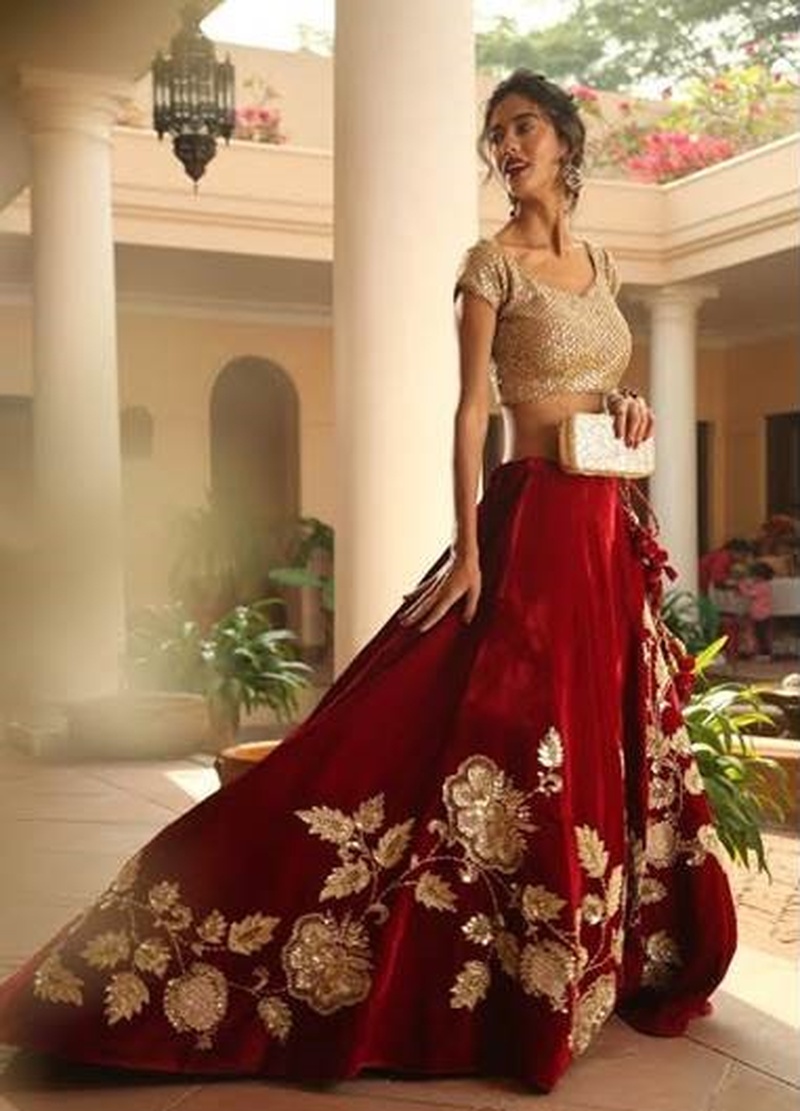 Looking for Unique Bridal Wear? Head to Shrangar, Chandni Chowk’s Hidden Gem to Find Your Dream Wedding Lehenga!