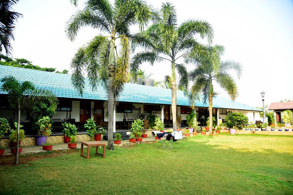 Anand Resort Trimbak Road, Nashik Wedding Lawn Wedding Hotel