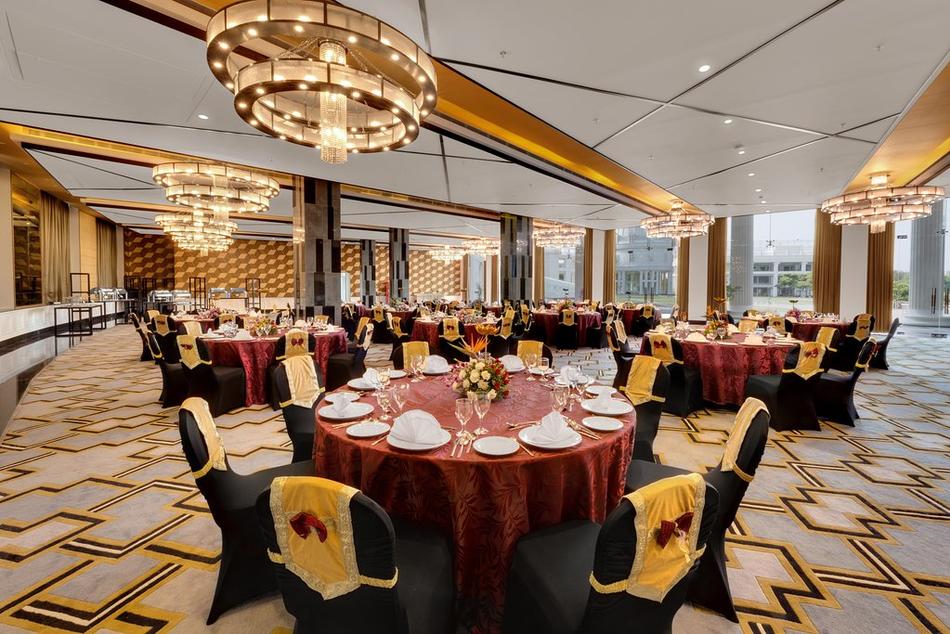 Amanora The Fern Hotels and Club Hadapsar, Pune Banquet Hall