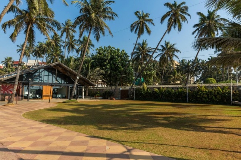 Razzberry Rhinoceros Juhu, Mumbai Banquet Hall Wedding Lawn