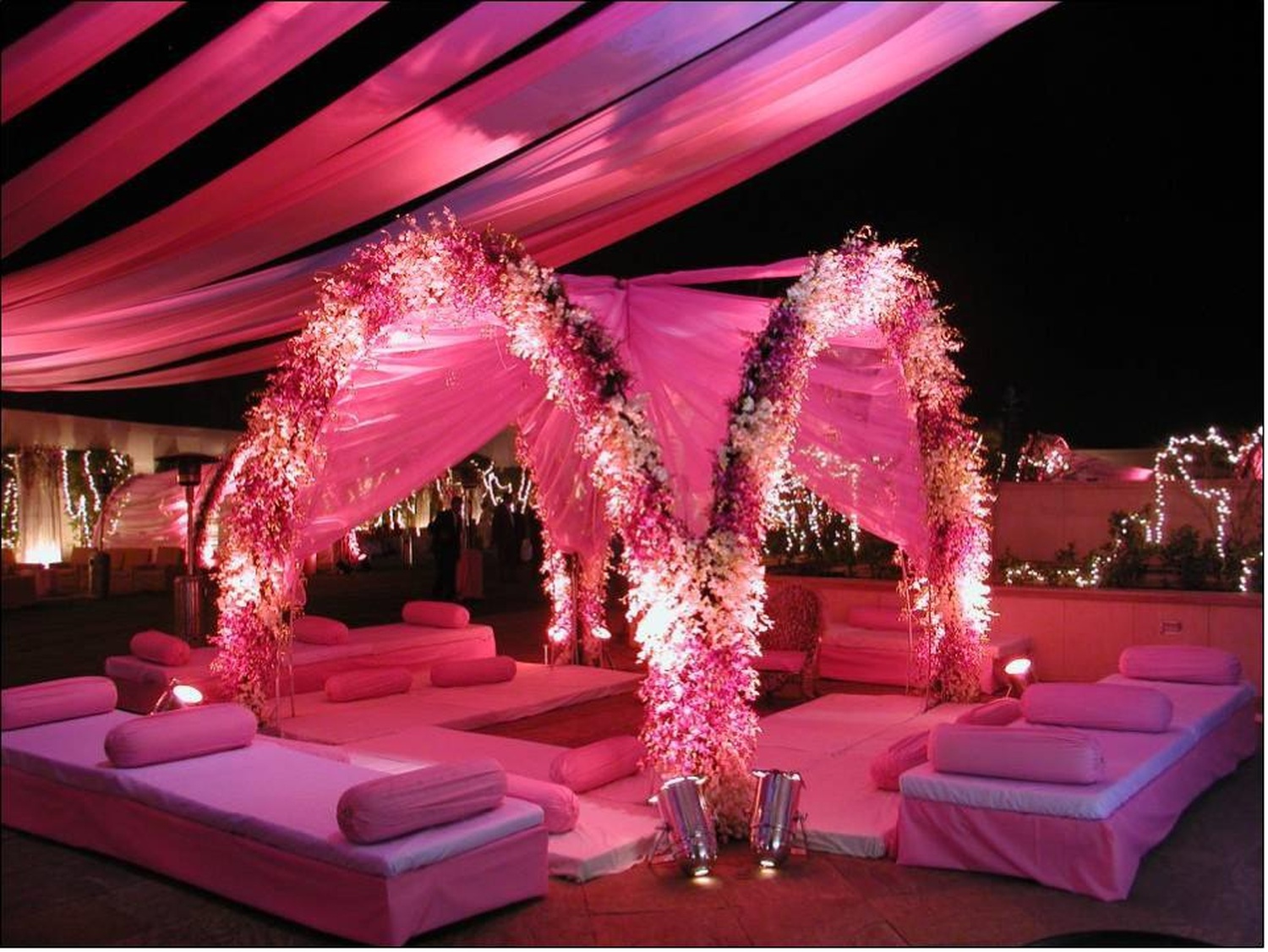 Charan Flower Decorators, Wedding Decorator in Delhi WeddingZ