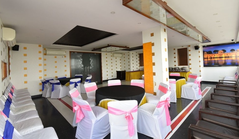 Hotel Rockland And Restaurant, Gopalpura Bypass Hotel Rockland And Restaurant