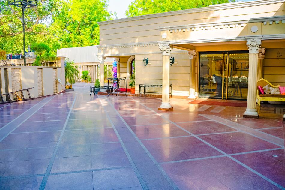 Essex Farms Hauz Khas, Delhi Banquet Hall Wedding Lawn WeddingZ.in