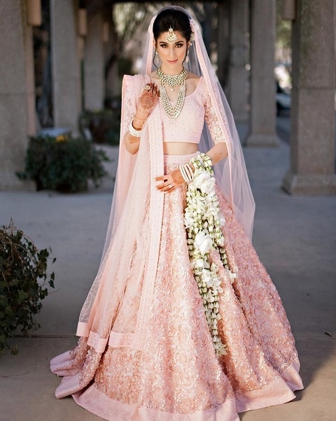 For Salim Karim Wedding, Mahira Khan's Red And White Floral Lehenga Makes  Her A Vibrant Bride For Wedding Festivities