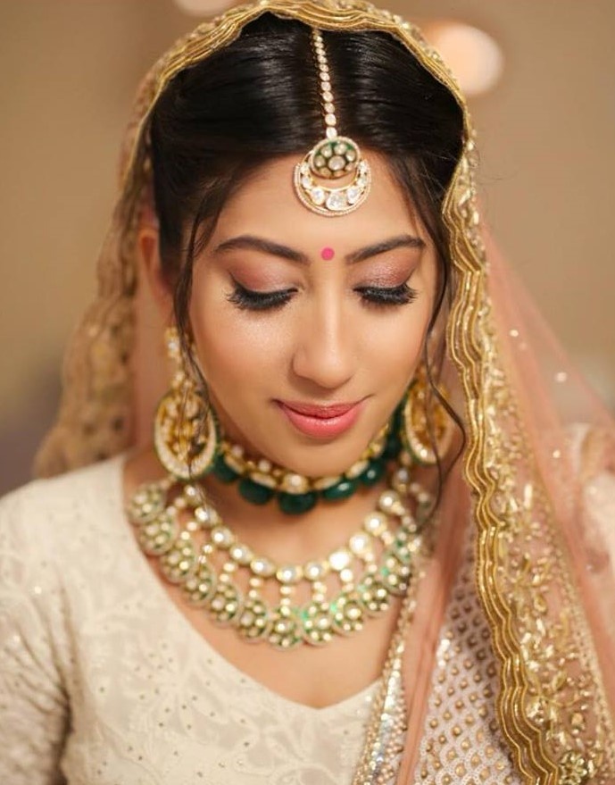 Simple jewellery for on sale wedding