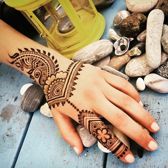 simple mehndi designs for back hands