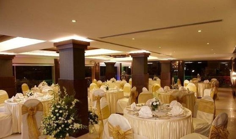 Ikxia Banquets, Girgaum Ikxia Banquets
