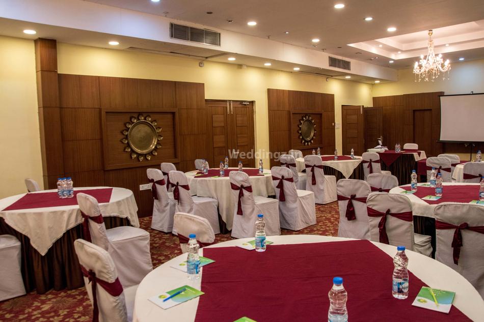Royal Oak By Agora The Club Gariahat, Kolkata Banquet Hall WeddingZ.in