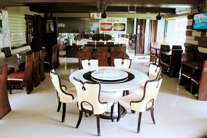 Jelly Berry Restaurant And Banquet Dine, Adajan Jelly Berry Restaurant And Banquet Dine