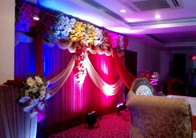 Le Crescent Banquet, Vasundhara Le Crescent Banquet