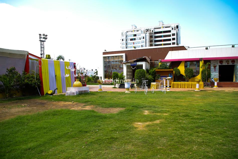 Shreeji Party Plot Ajwa Road, Baroda Banquet Hall Wedding Lawn
