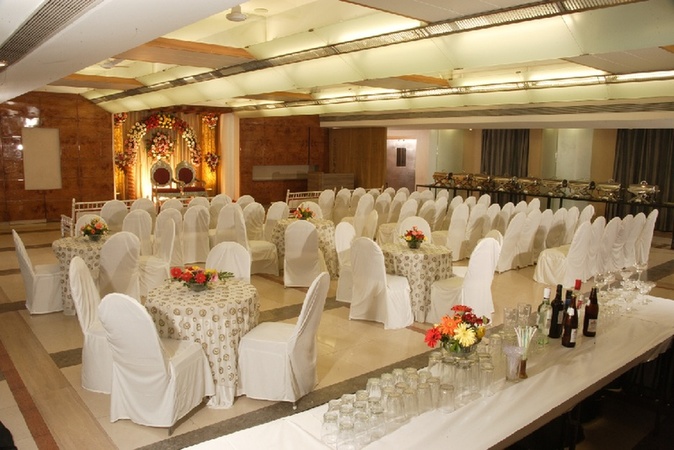 The Acres Club, Chembur The Acres Club
