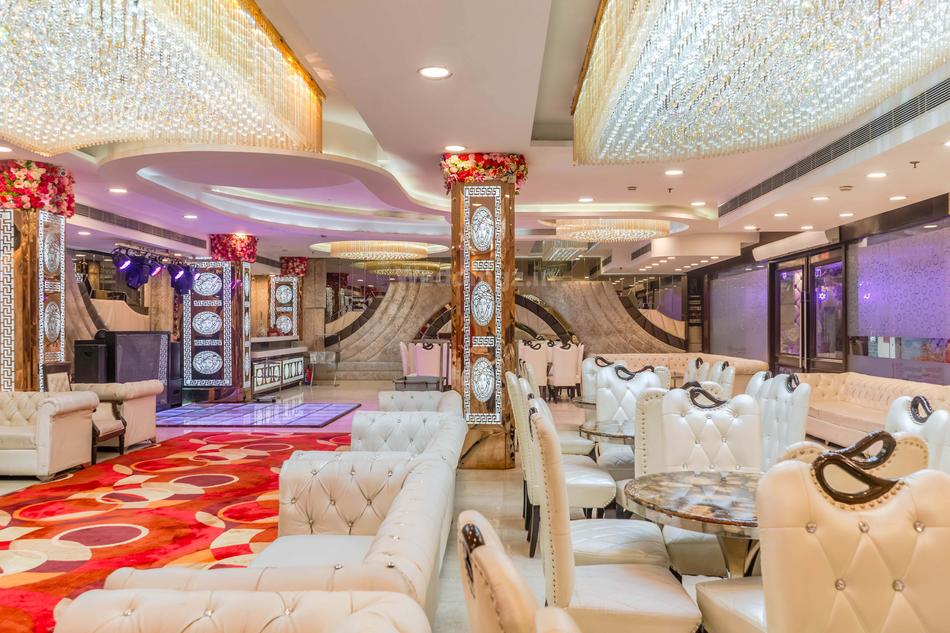 Silver Petal Karkardooma, Delhi Banquet Hall Wedding Lawn WeddingZ.in