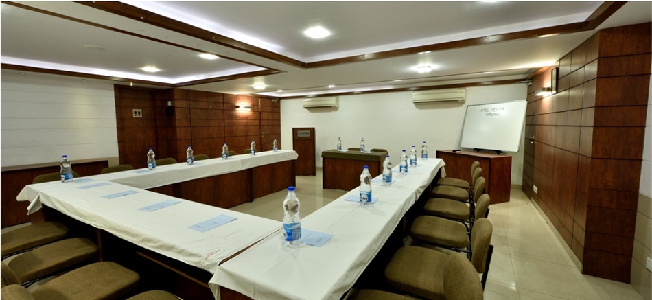Hotel Centra, Shahpur Hotel Centra