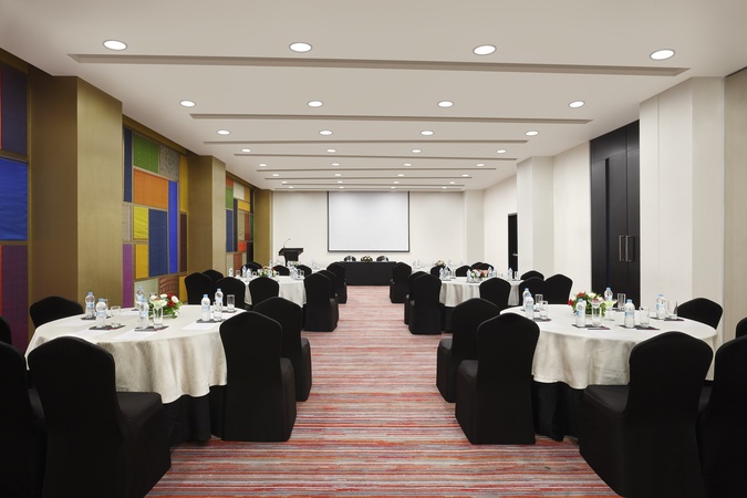 Crowne Plaza Pune City Centre, Yerawada Crowne Plaza Pune City Centre