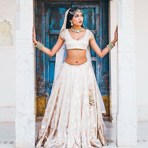 5 Minimalist Bridal Lehengas That Are Perfect for Summer Weddings!