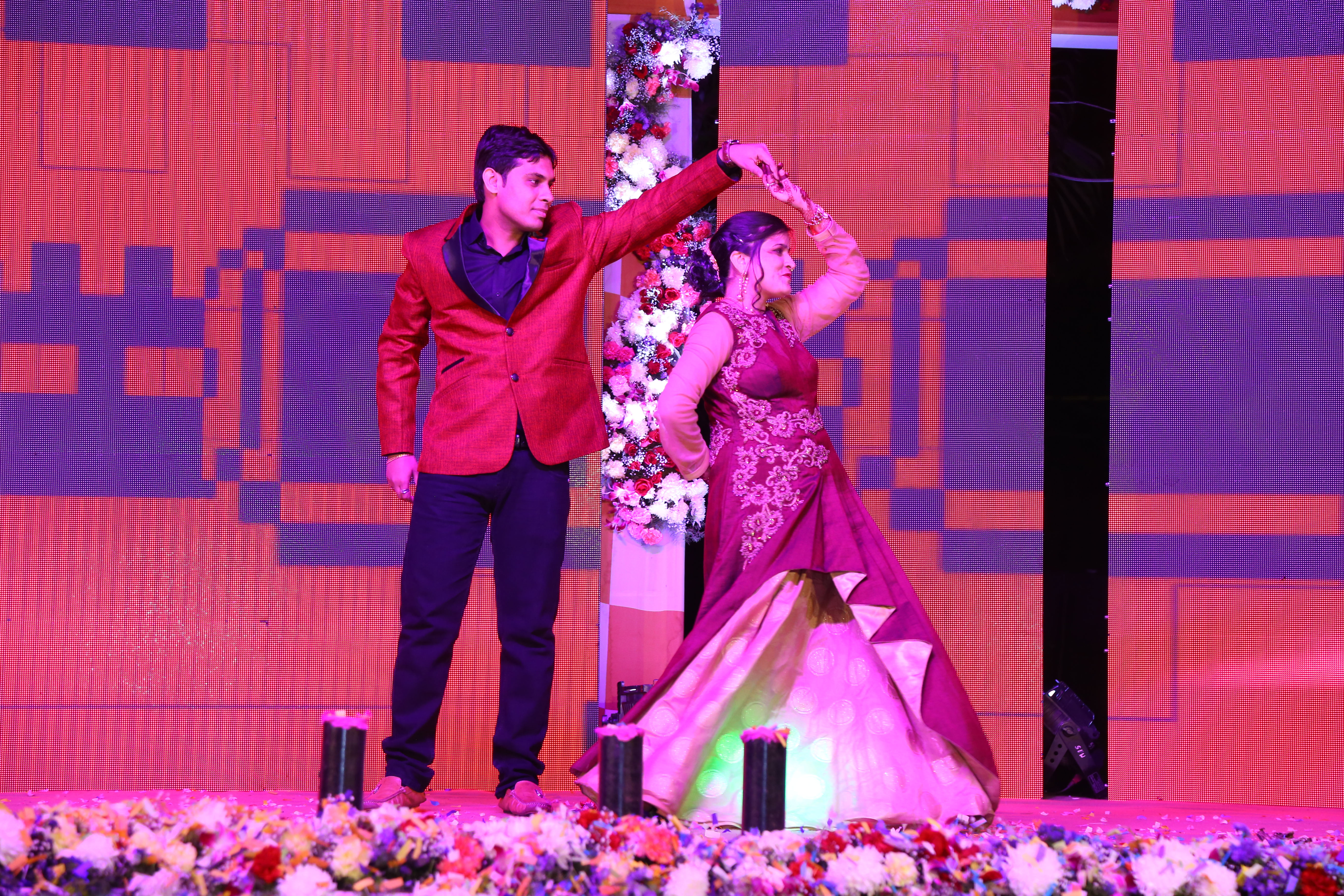 Dancamaze |  |  | Mohna weds Yogesh | dance