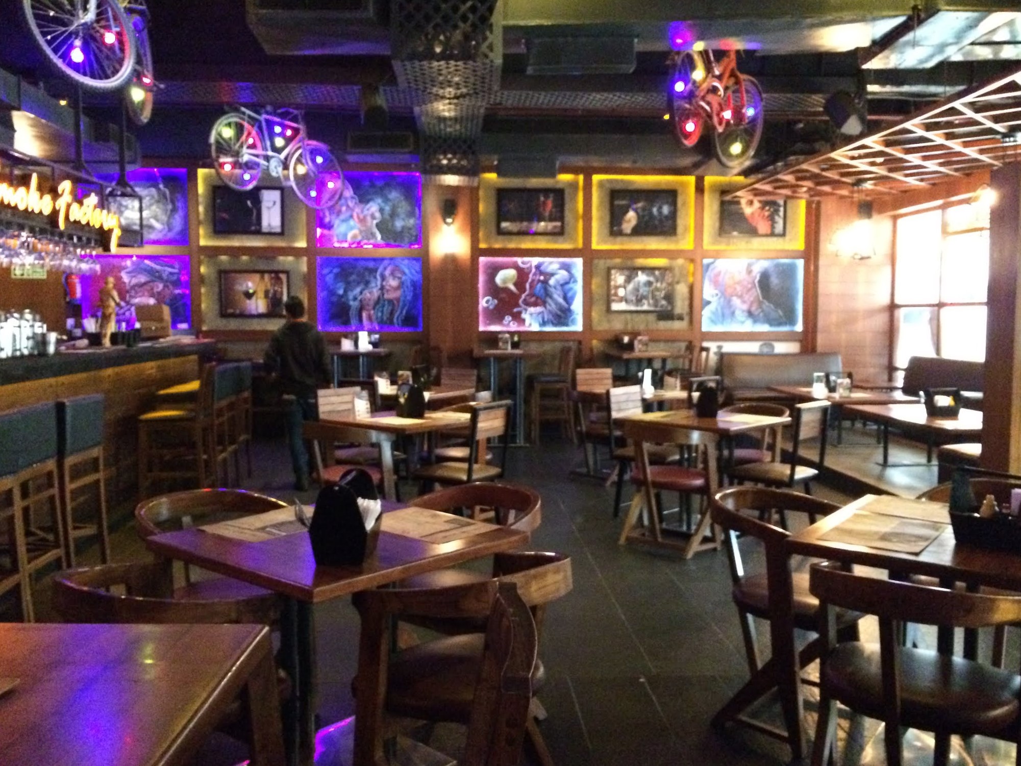 The Smoke Factory - Hall + Terrace